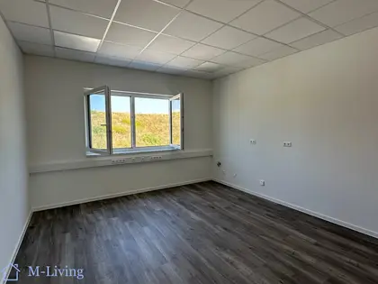 Büroraum im Neubau mit Fensterfront, Crailsheim